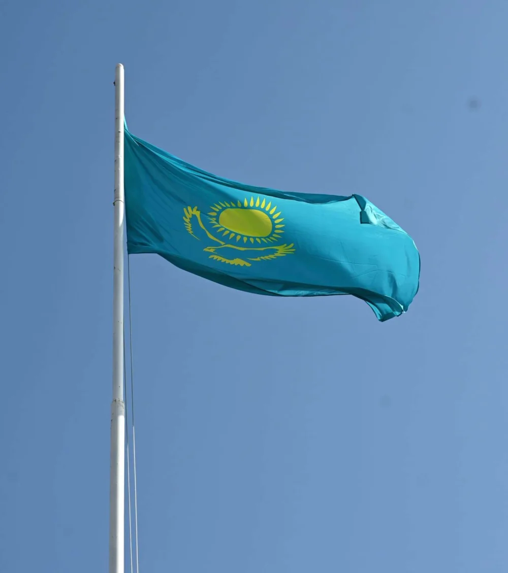 В ЖЕТЫСАЕ ПОДНЯЛИ ГОСУДАРСТВЕННЫЙ ФЛАГ В ЧЕСТЬ ДНЯ РЕСПУБЛИКИ — Фото 6