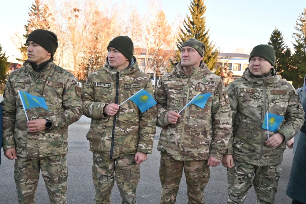 Торжественная церемония поднятия Государственного флага Республики Казахстан — Фото 5