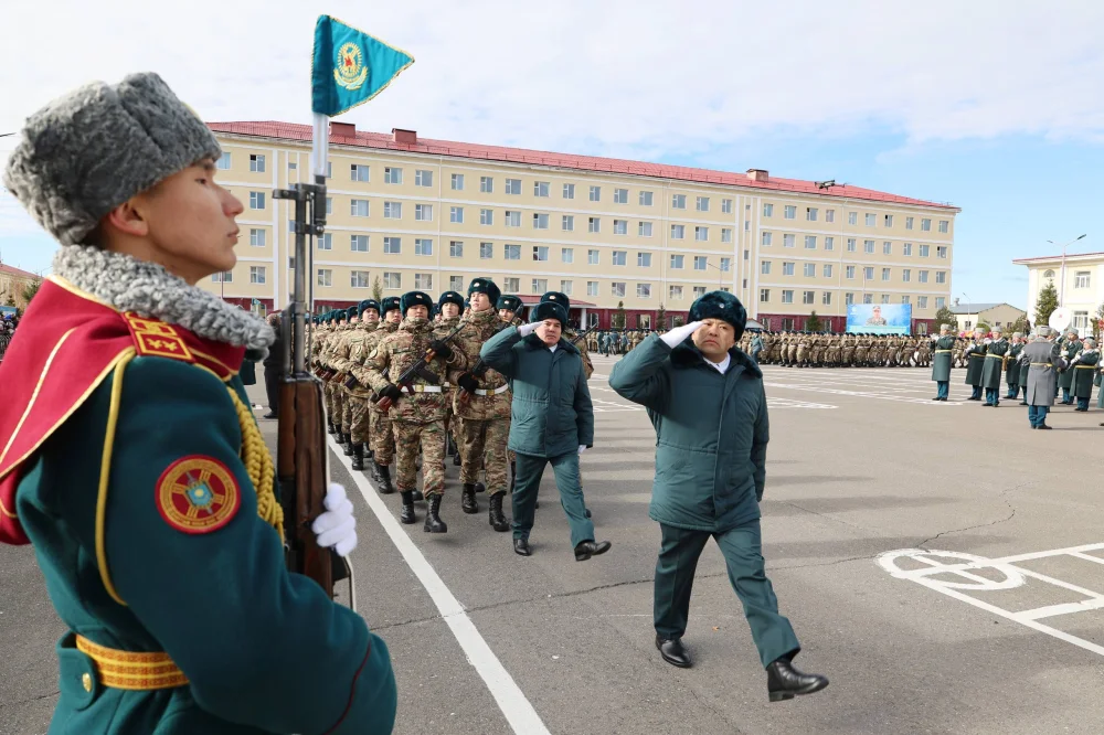 В преддверии Дня Республики в Астане около 750 гвардейцев приняли военную присягу — Фото 3