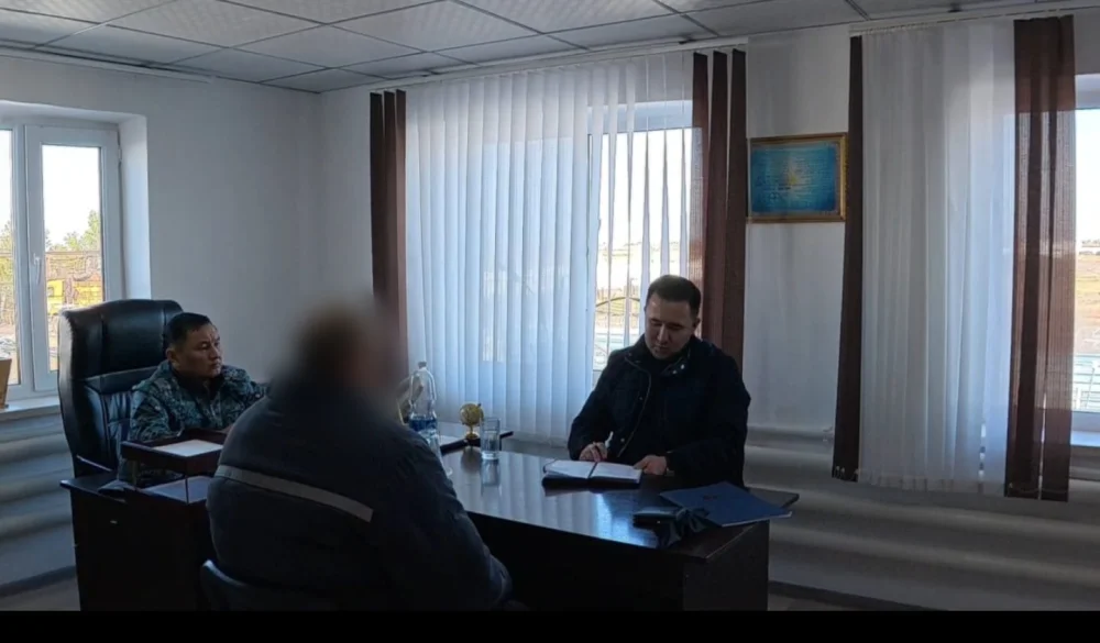 Представитель Уполномоченного по правам человека в Республике Казахстан по Карагандинской области К. М. Бейсенбеков провёл личный приём осуждённых в учреждениях уголовно-исполнительной системы региона — Фото 1