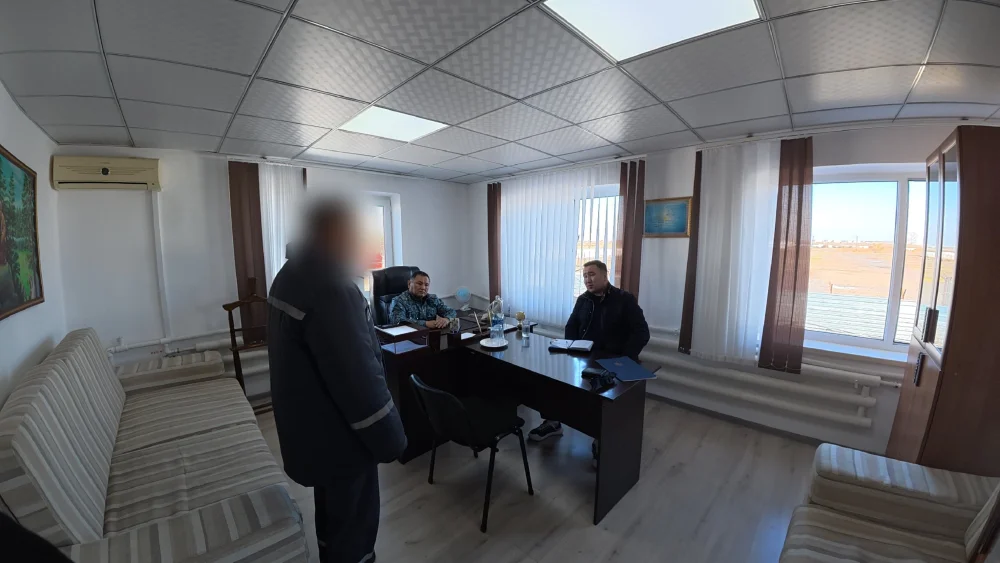 Представитель Уполномоченного по правам человека в Республике Казахстан по Карагандинской области К. М. Бейсенбеков провёл личный приём осуждённых в учреждениях уголовно-исполнительной системы региона — Фото 5