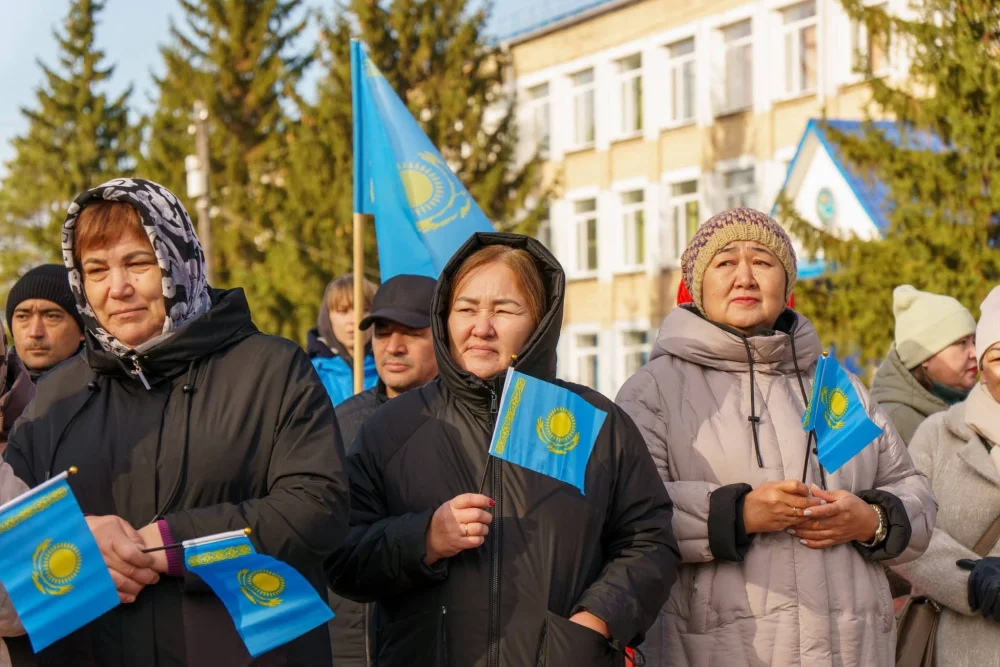 Торжественная церемония поднятия Государственного флага Республики Казахстан
