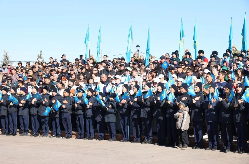 В области Жетісу в День Республики Государственный флаг подняли на 43 флагштоках — Фото 3