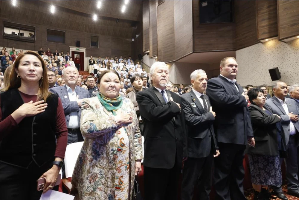 В преддверии Дня Республики государственными наградами отмечены около 50 жителей Жетісу — Фото 11