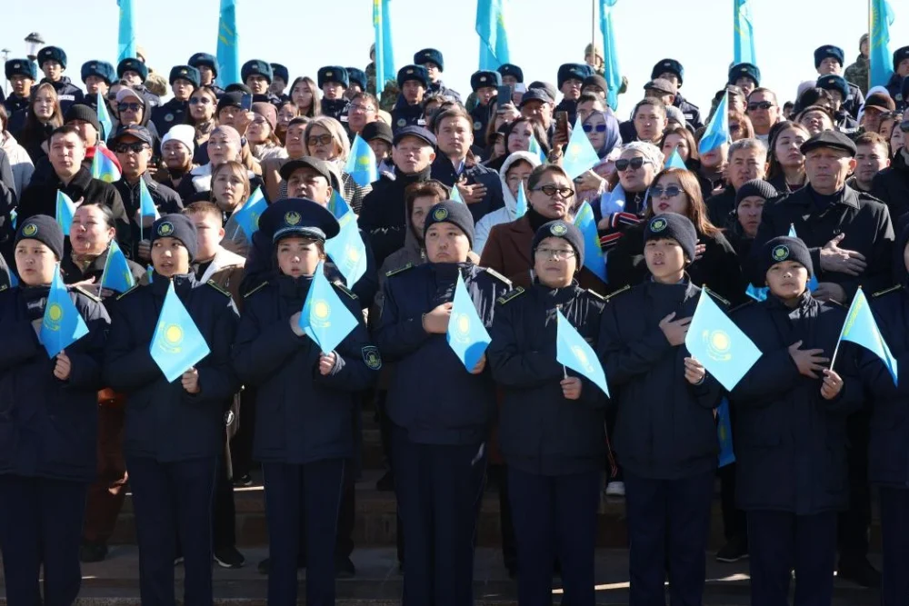 В области Жетісу в День Республики Государственный флаг подняли на 43 флагштоках — Фото 3