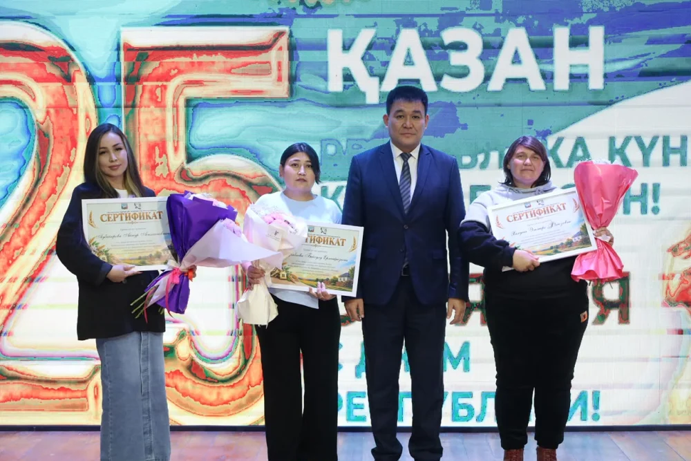 23 октября в районном Доме культуры прошёл торжественный концерт «Рухы биік Қазақстан!» («Казахстан — вершина духа!»). — Фото 11