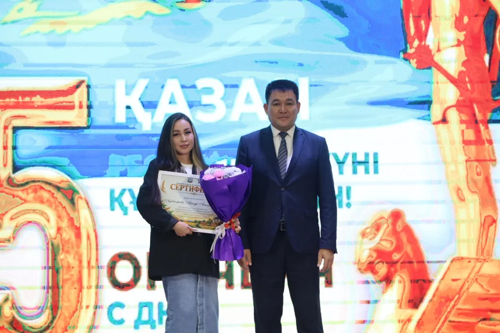 23 октября в районном Доме культуры прошёл торжественный концерт «Рухы биік Қазақстан!» («Казахстан — вершина духа!»). — Фото 14