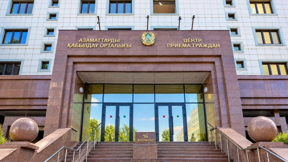 Аскарбек Ертаев провел прием граждан по вопросам занятости, пенсионного обеспечения и инклюзии — Фото 1