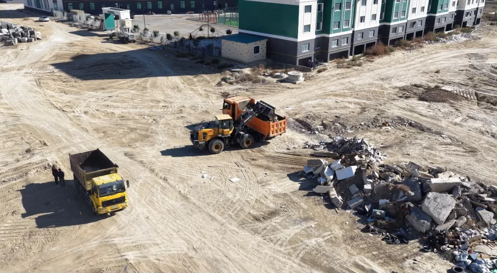 В 29А микрорайоне Актау ликвидируют незаконную мусорную свалку — Фото 3