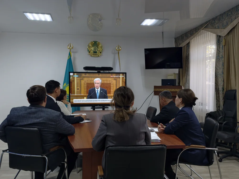 В Департаменте юстиции области Жетісу заслушали Послание Президента Республики Казахстан Касым-Жомарта Кемелевича Токаева народу Казахстана — Фото 1