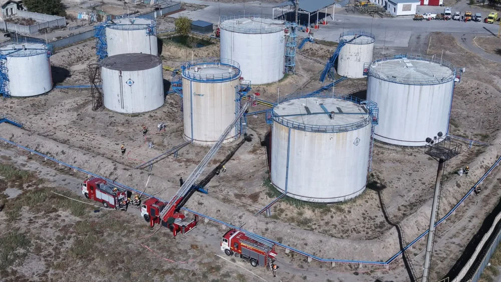 На нефтебазе ТОО «Мунай Инвестмент Груп» в Туркестане прошли пожарно-тактические учения — Фото 6