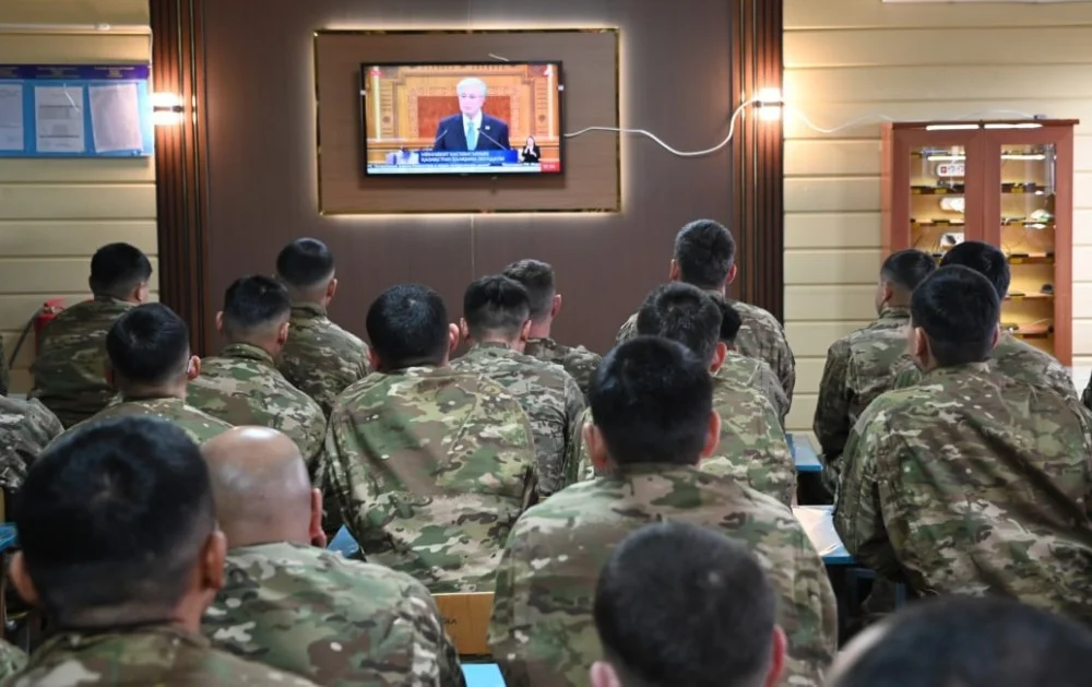 Военнослужащие Вооруженных Сил Казахстана поддержали приоритеты Послания Главы государства — Фото 1