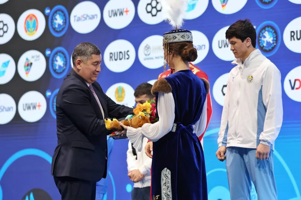 В Астане состоялась церемония награждения призеров чемпионата мира по борьбе — Фото 3
