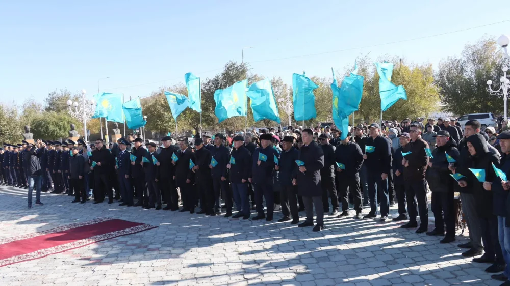 В Сырдарьинском районе состоялась церемония поднятия государственного флага — Фото 5