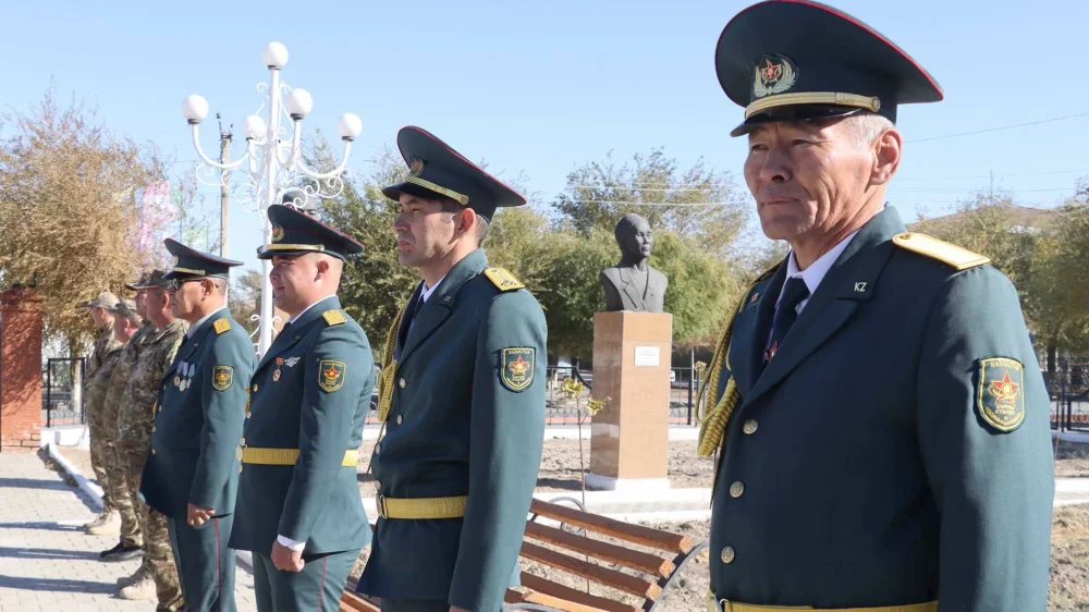 В Сырдарьинском районе состоялась церемония поднятия государственного флага — Фото 8