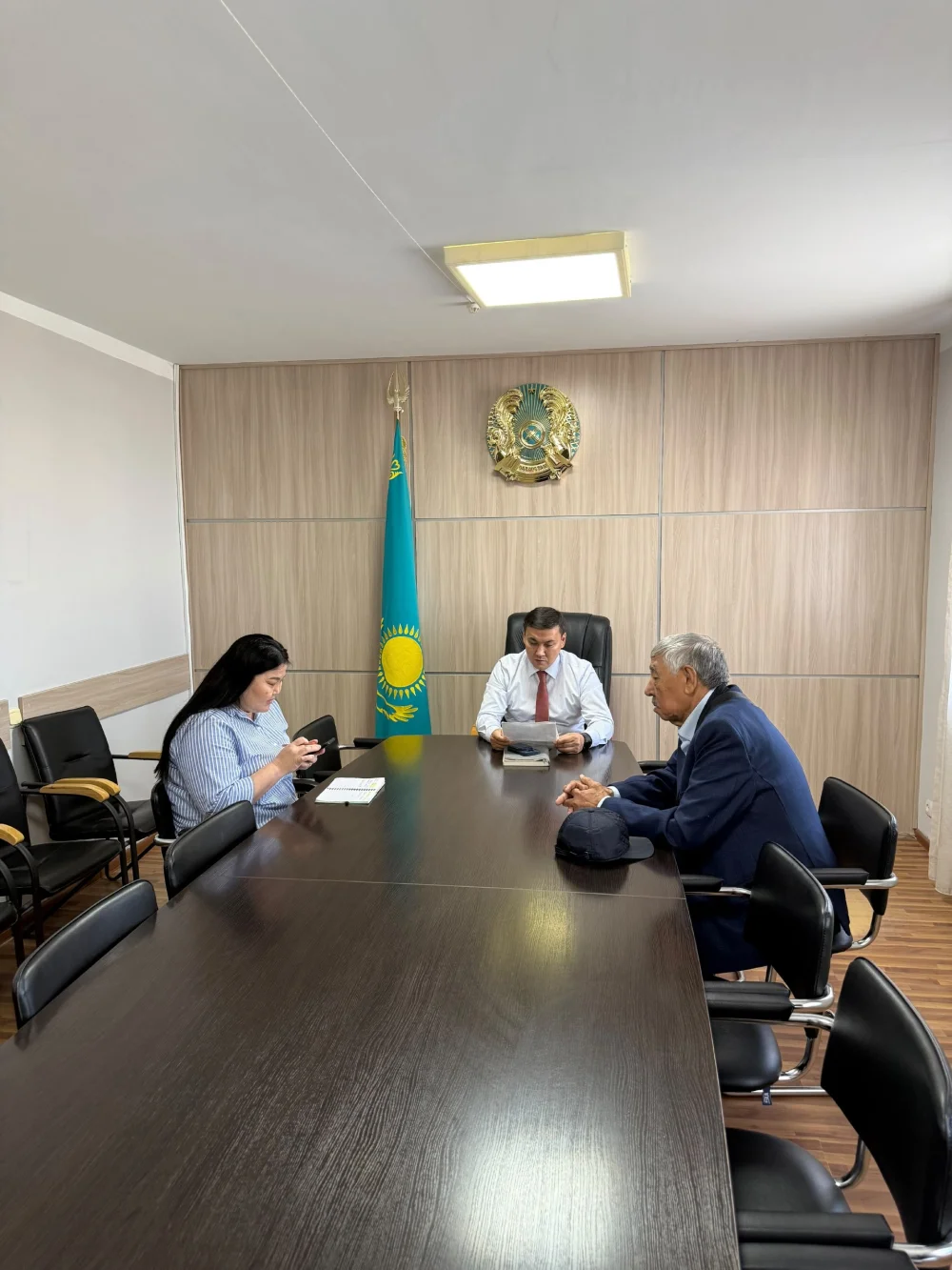 Руководитель Департамента юстиции Мангистауской области Каримов А.Н. провел личный прием граждан — Фото 3