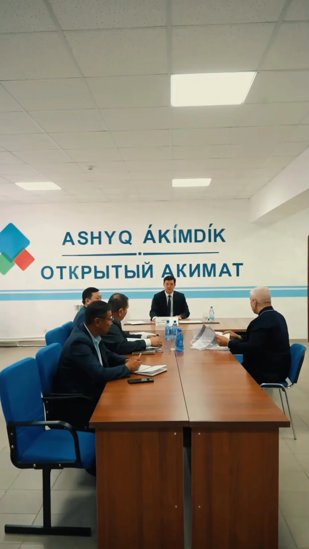АКИМ РАЙОНА ПРОВЕЛ ПРИЕМ ГРАЖДАН ПО ЛИЧНЫМ ВОПРОСАМ — Фото 1