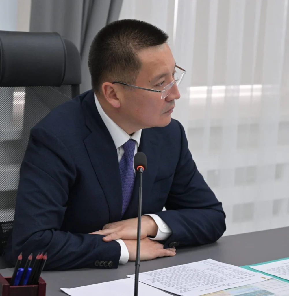 Аким области Асаин Байханов провел личный прием родителей бывших воспитанников центра «Самал» — Фото 3