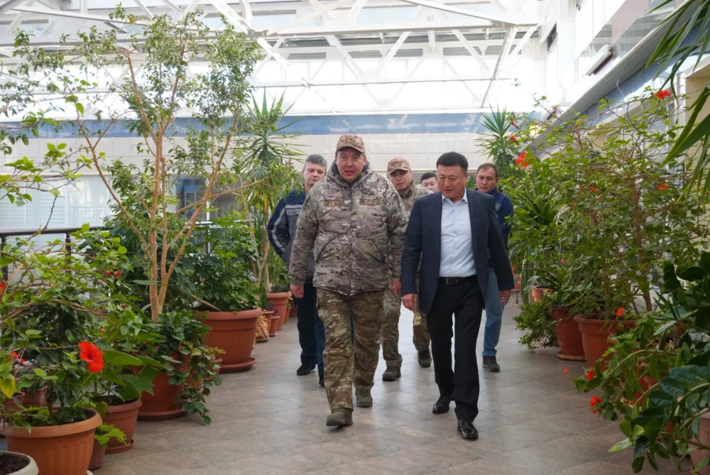 Начальник ДЧС области Абай с рабочим визитом посетил поселок Шульбинск — Фото 2