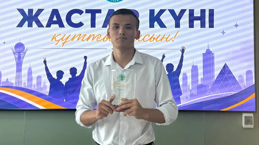 Наука на родном языке: педагог из Акмолинской области развивает проект на основе искусственного интеллекта — Фото 1