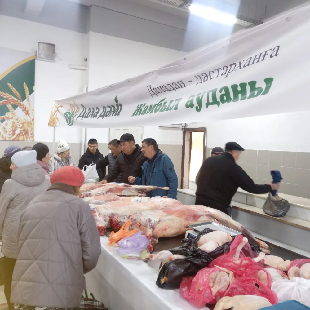 10.10.2026 года в г. Петропавловске была проведена очередная еженедельная сельскохозяйственная ярмарка с участием сельхозтоваропроизводителей Жамбылского района. — Фото 5