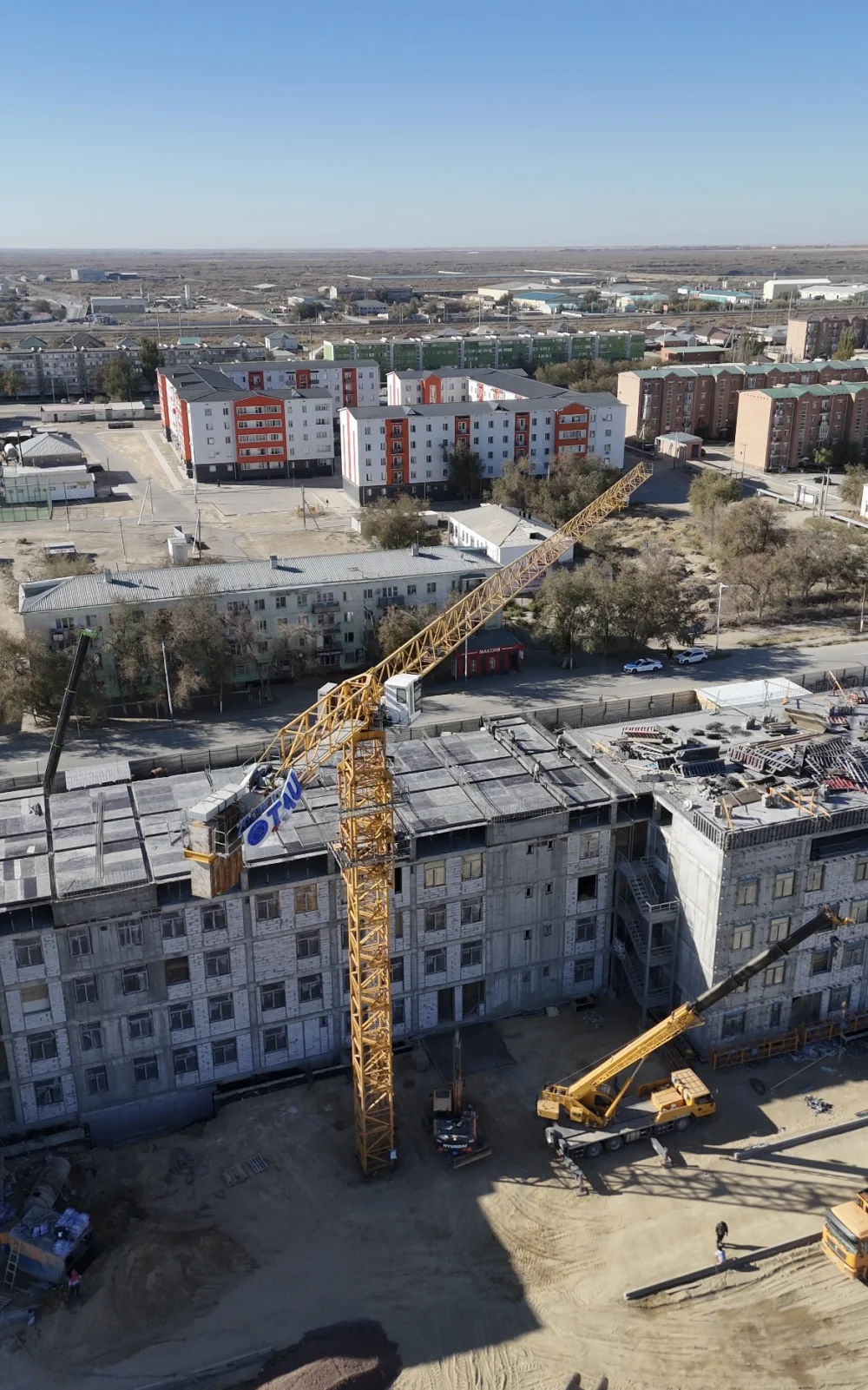 ДОСТУПНАЯ МЕДИЦИНСКАЯ ПОМОЩЬ ДЛЯ ЖИТЕЛЕЙ: СТРОИТЕЛЬСТВО НОВОЙ ПОЛИКЛИНИКИ ИДЁТ АКТИВНЫМИ ТЕМПАМИ — Фото 2