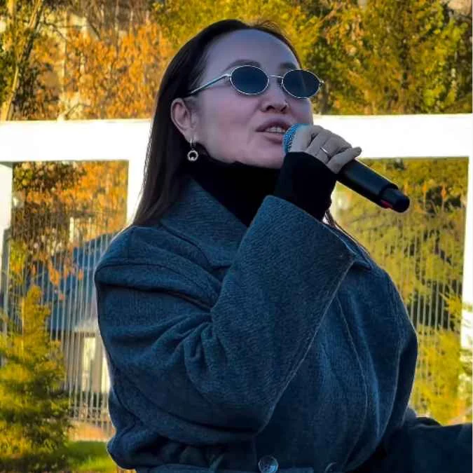 В честь Дня Республики на городской площади состоялся праздничный концерт — Фото 2