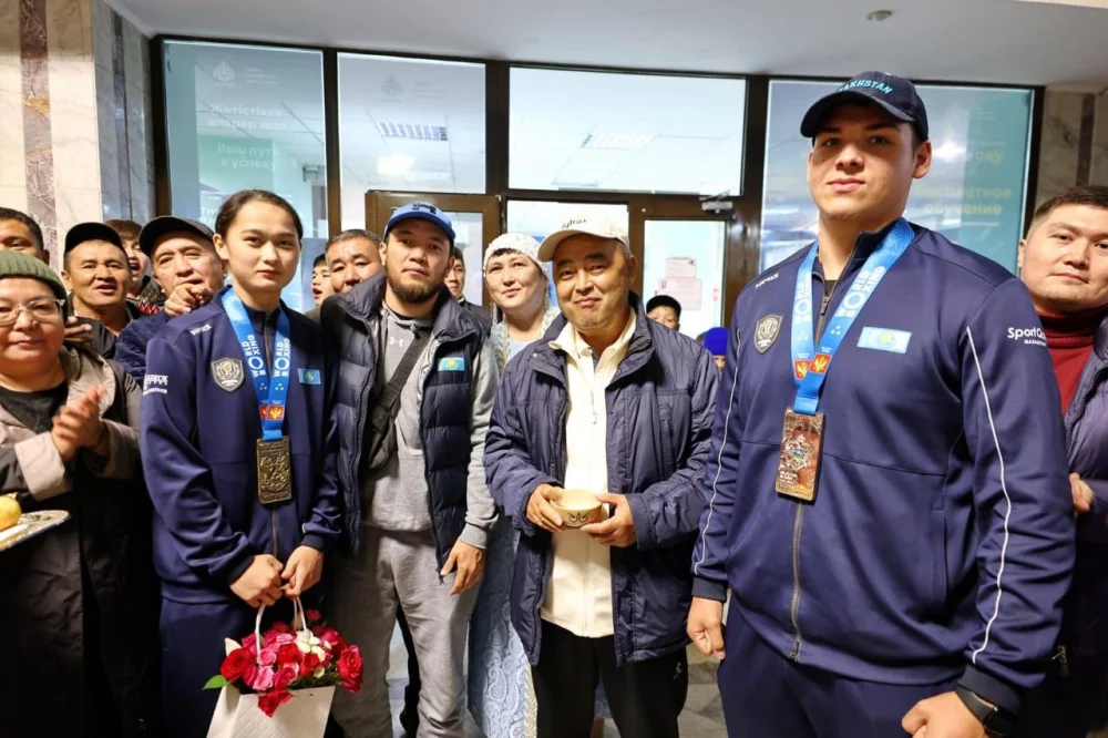 В области Ұлытау торжественно встретили призёров чемпионата мира по боксу — Фото 5