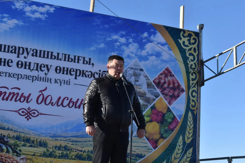 БЛАГОПОЛУЧИЕ, СОЗДАННОЕ ТРУДОМ: В КЫЗЫЛКОГИНСКОМ РАЙОНЕ ОТМЕТИЛИ ДЕНЬ РАБОТНИКОВ СЕЛЬСКОГО ХОЗЯЙСТВА — Фото 1