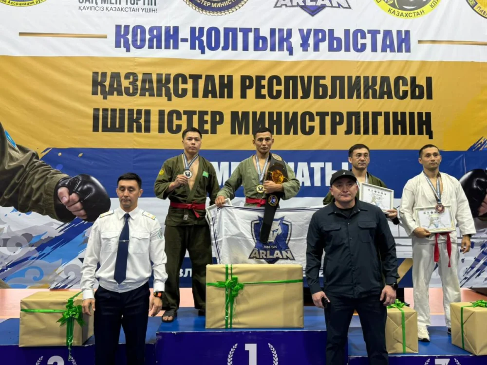 Сила духа и верность закону: в Павлодаре определили лучших бойцов рукопашного боя среди правоохранителей — Фото 1