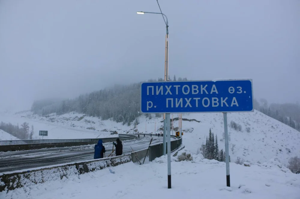 В Восточном Казахстане открыли движение по высокогорному мосту через Пихтовку и завершили реконструкцию 28 км автодороги — Фото 6