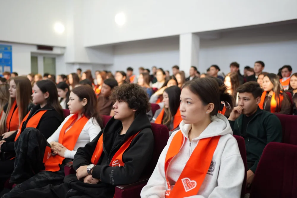 В Кокшетау спасатели обучают волонтеров навыкам оказания помощи пострадавшим — Фото 3