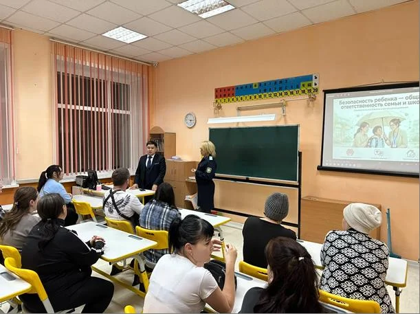Прокуроры посетили школы города и провели родительские собрания по вопросам профилактики правонарушений среди несовершеннолетних — Фото 6