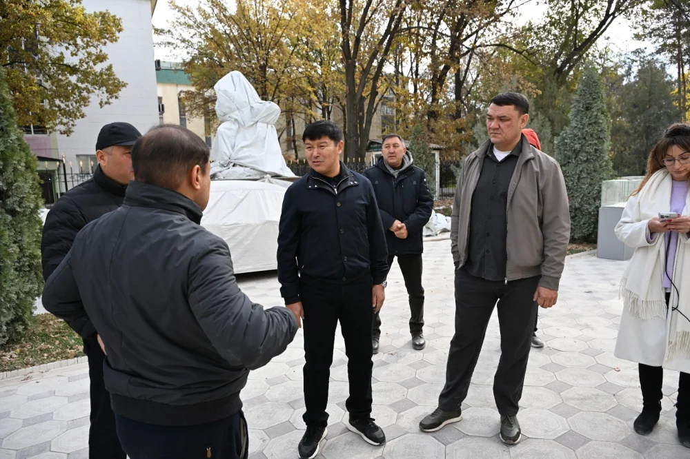 Аким города проверил ход работ на строительных и инфраструктурных объектах — Фото 4