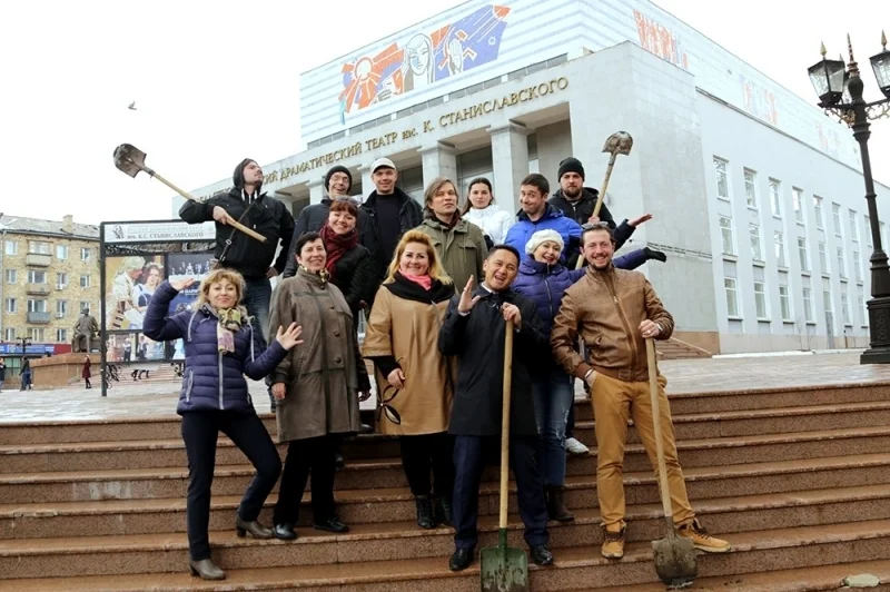 Вишнёвая аллея появилась возле Театра им. К. С. Станиславского