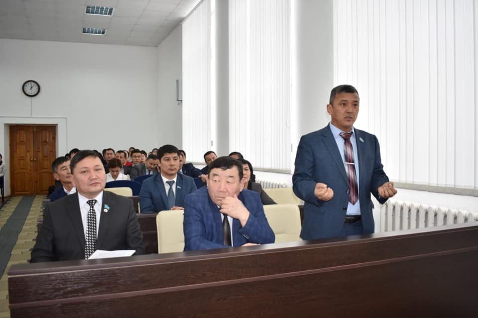 Депутаты Мажилиса встретились с каратобинцами