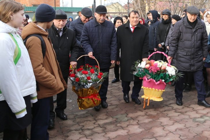 С благодарностью к казахскому народу