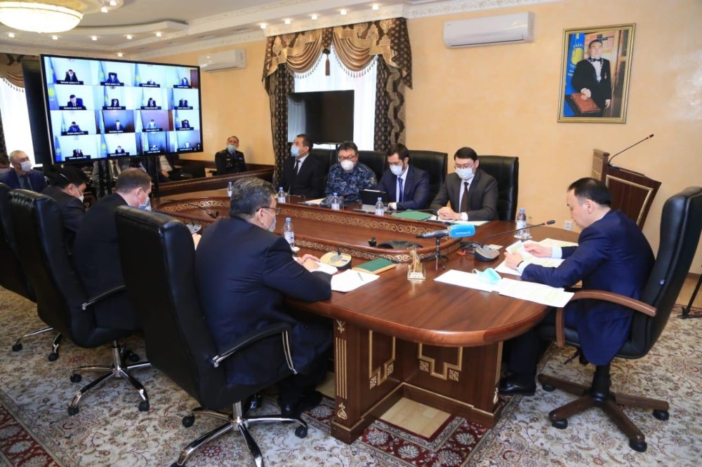 Борьба с коронавирусом, выплаты за коммунальные услуги и пресечение коррупционных рисков в период чрезвычайного положения – эти вопросы обсудили на заседании Штаба в акимате Костанайской области