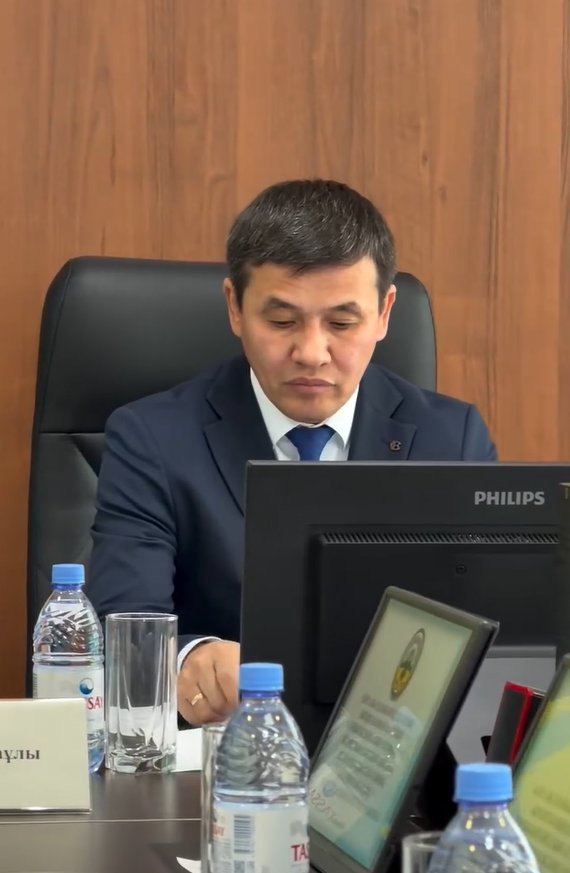 Сегодня под председательством акима района Нурлыбека Унербаева состоялось совместное заседание региональной комиссии по противодействию коррупции за II квартал и межведомственной комиссии при районном акимате по профилактике правонарушений.