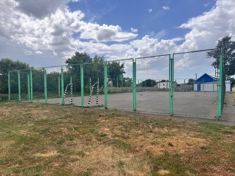 Текущий ремонт футбольного поля в селе Аккудук