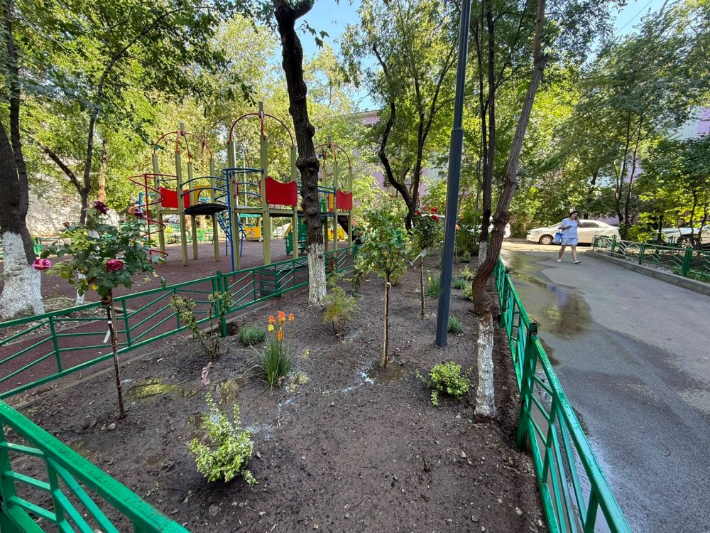 В Алмалинском районе Алматы завершен ремонт 30 дворов