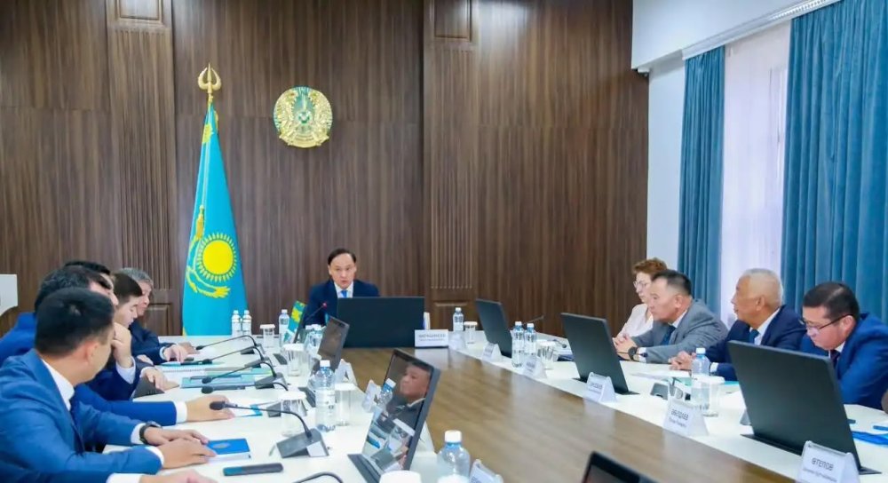 В Жамбылской области продолжается уборочная кампания, которая проходит высокими темпами.