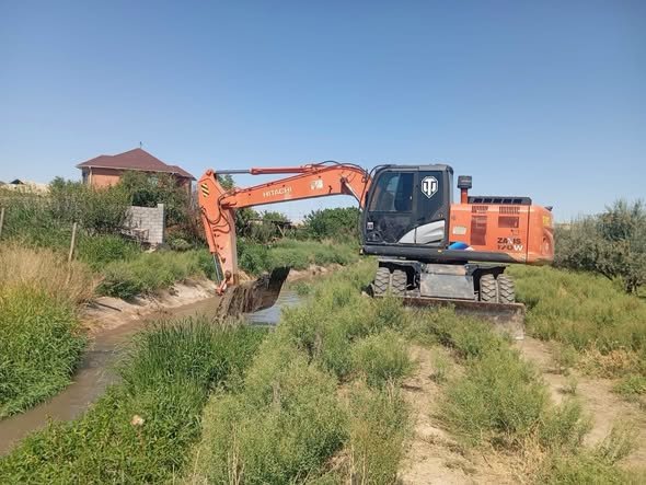 В ГОРОДЕ САРЫАГАШ ПРОВЕДЕНЫ РАБОТЫ ПО МЕХАНИЧЕСКОЙ ОЧИСТКЕ КАНАЛА «РАМАДАН»