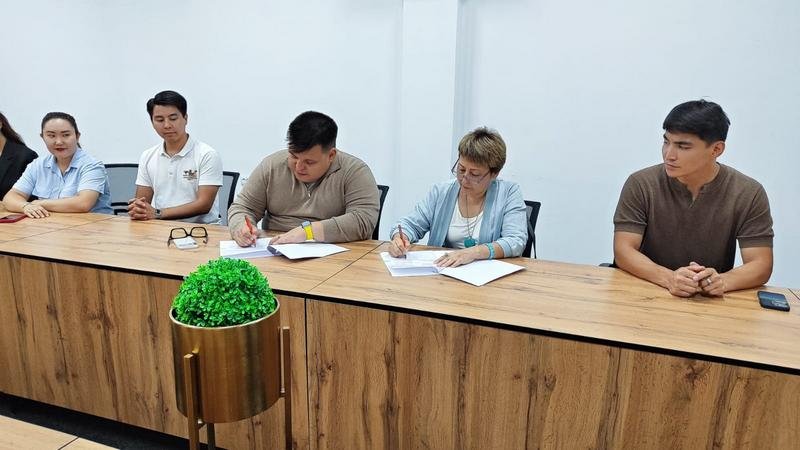 Искусство выходит за стены музея: в Караганде открыли новую площадку для креативной молодёжи
