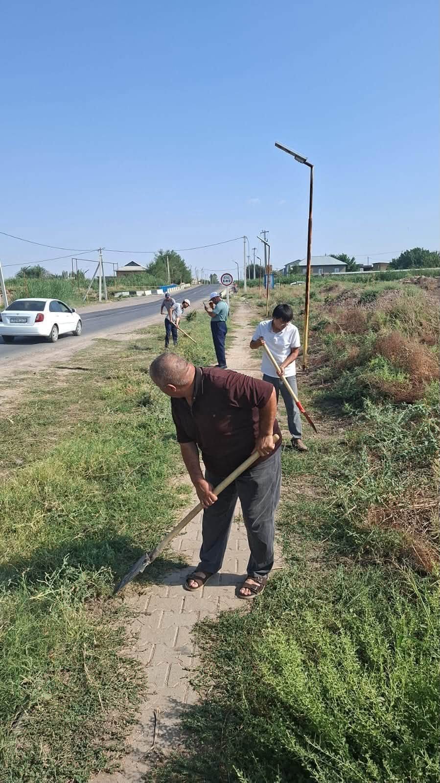 В САРЫАГАШЕ В РАМКАХ «ТАЗА ҚАЗАҚСТАН» ПРОДОЛЖАЮТСЯ РАБОТЫ ПО БЛАГОУСТРОЙСТВУ И САНИТАРНОЙ ОЧИСТКЕ