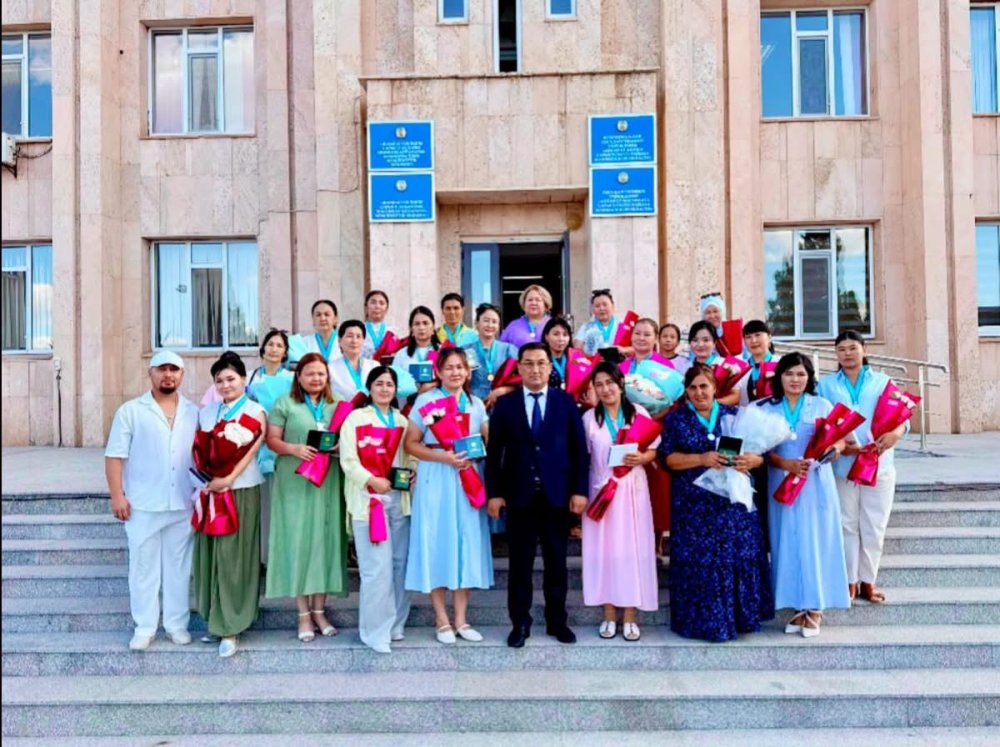 САРЫСУСКИЕ МНОГОДЕТНЫЕ МАТЕРИ НАГРАЖДЕНЫ ЗОЛОТЫМИ И СЕРЕБРЯНЫМИ ПОДВЕСКАМИ