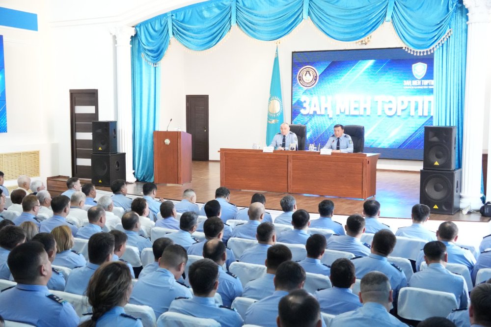 «Закон и порядок» — главный ориентир: в Карагандинской области состоялась встреча с полицейскими