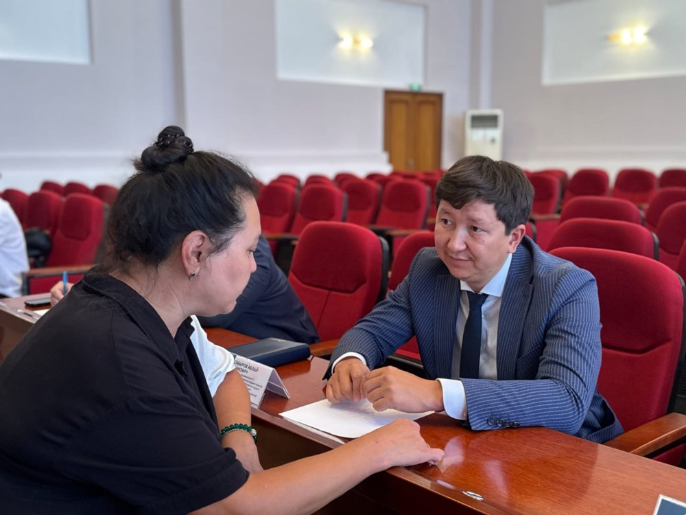 Представители государственных органов провели информационно-разъяснительную работу с работниками АО «Каустик»