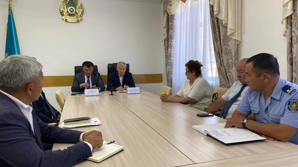 Посетил акимат Улытауского района