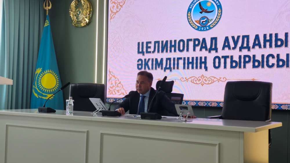 Стабильность прежде всего: уборочная кампания и подготовка социальных объектов — в центре внимания аппаратного совещания